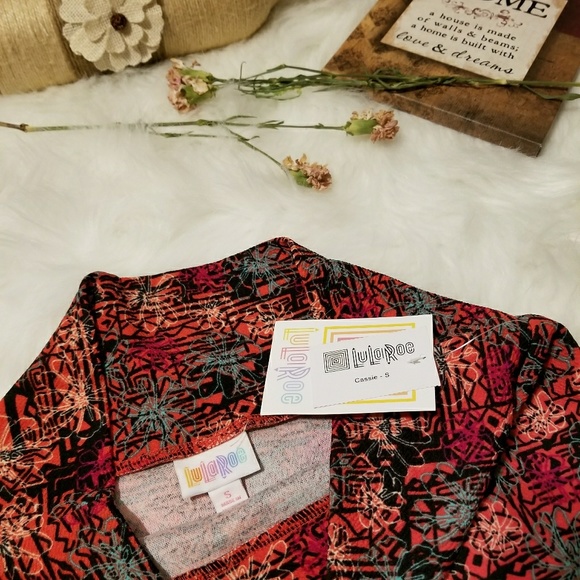 🌻🌺🌻LULAROE NWT CASSIE SKIRT!! - Picture 3 of 4
